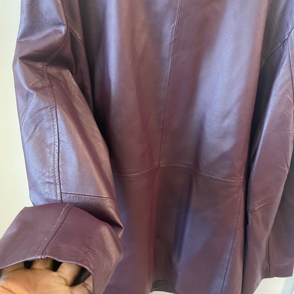 Maggie Barnes Women’s Leather Jacketet - Picture 7 of 10